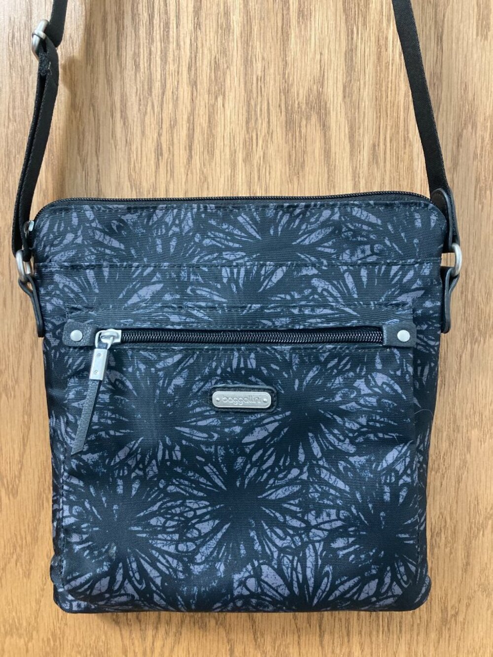 Baggallini Go Bagg Crossbody with Matching RFID Wristlet